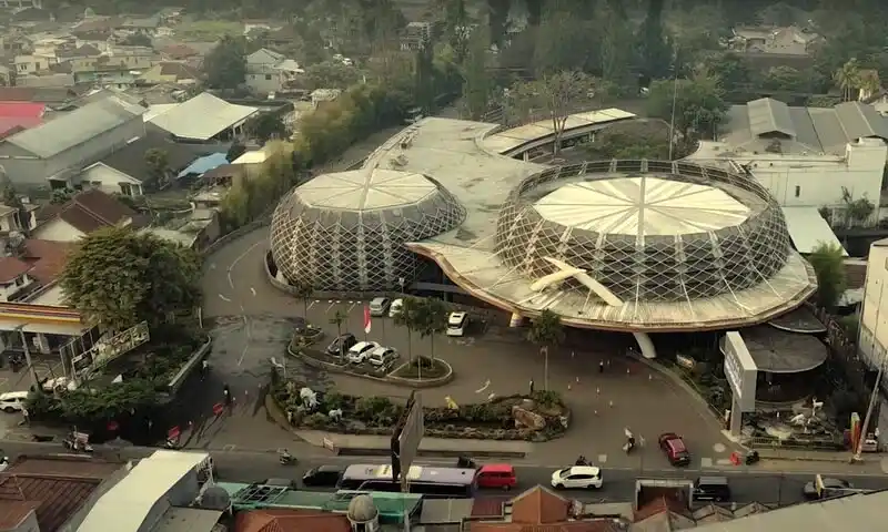 Royal Safari Garden Puncak