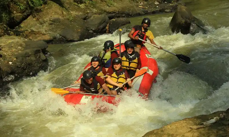 Kegiatan Gathering Plus Rafting Cisadane Bogor