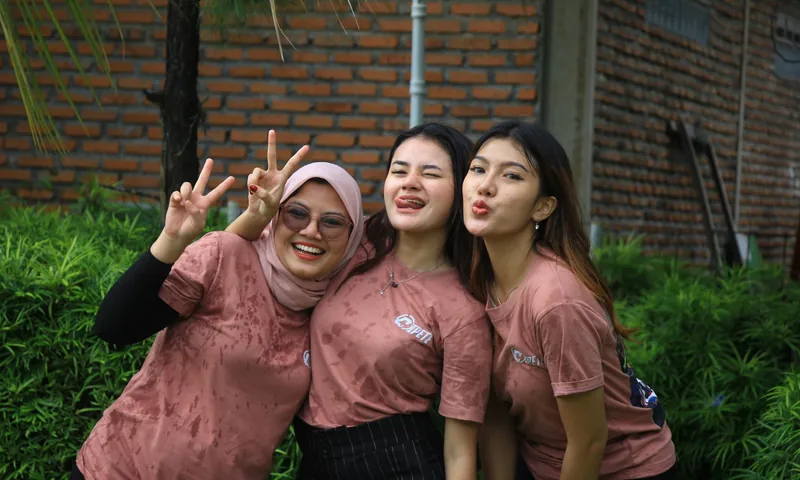 Peserta menikmati momen kebersamaan dalam kegiatan gathering Sentul bersama BoundEx