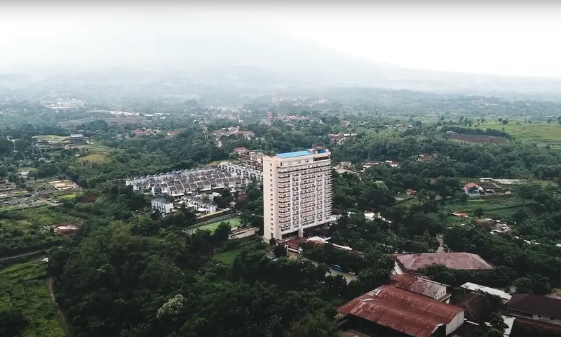 Tampilan udara kawasan Green Forest Bogor sebagai venue hotel dan resort untuk gathering perusahaan