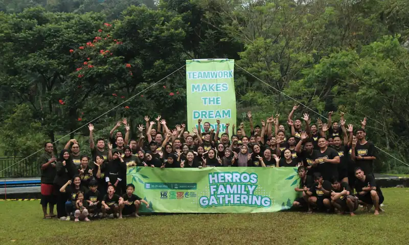 Rombongan keluarga dan karyawan mengikuti family gathering Pancawati bersama BoundEx
